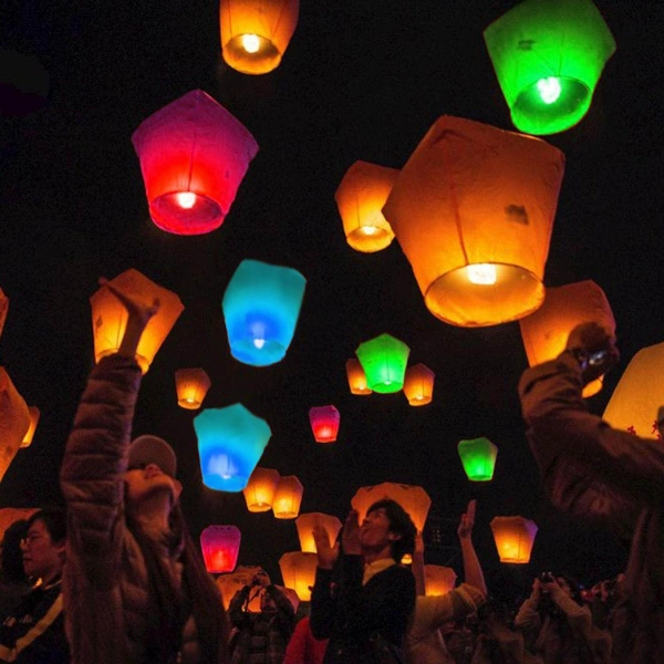 Chinese_Sky_Lanterns_Multicolour_Flying_Wish_Lanterns_Klip2Deal