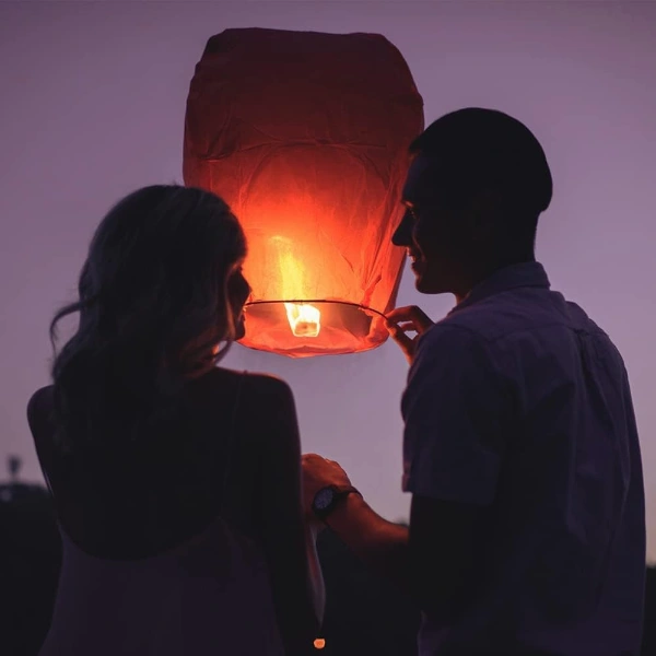 Multicolour_Sky_Lanterns_For_Festivals_And_Wedding_Klip2Deal