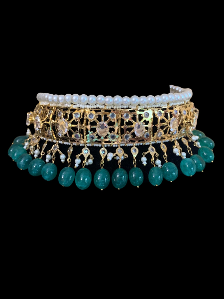green_stone_traditional_necklace_royal_indian_bridal_jewelry_klip2deal