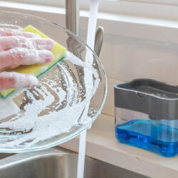 klip2deal_space_saving_soap_dispenser_with_sponge_caddy