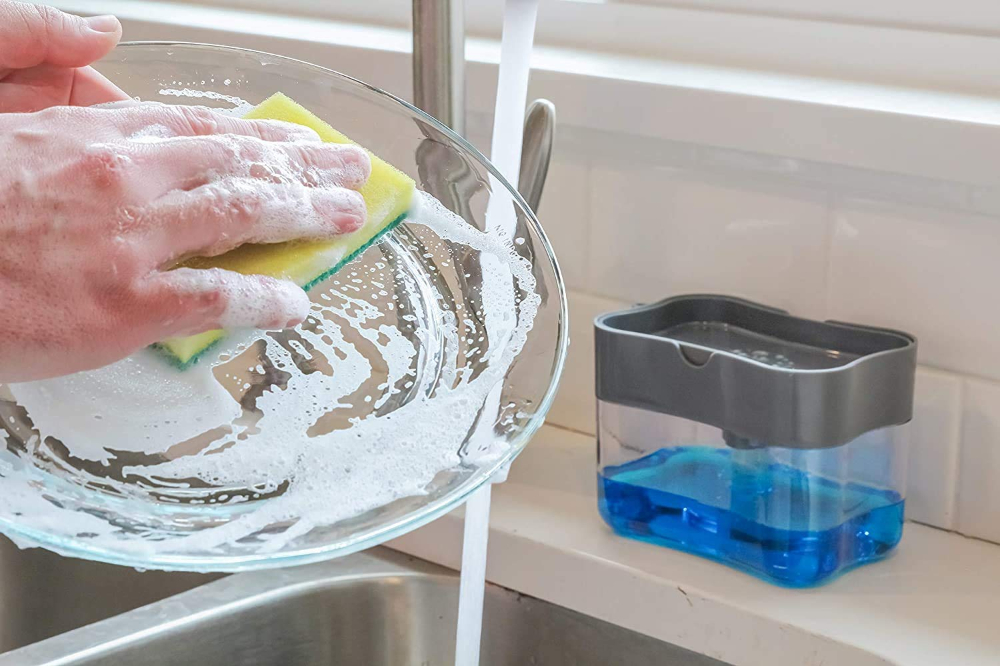 klip2deal_space_saving_soap_dispenser_with_sponge_caddy