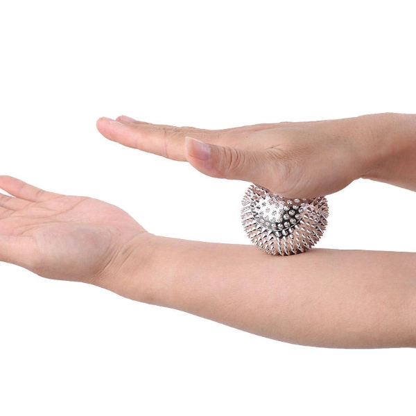 magnetic_spiky_massage_ball_for_feet_klip2deal